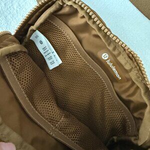 Lululemon Everywhere Belt Bag